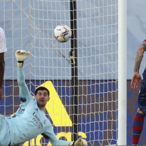 开云手机官网入口下载-世体：面临危机，皇马若再输莱万特将彻底告别西甲争冠