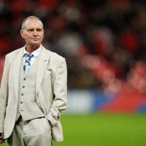 开云手机官网入口下载-父亲死了加斯科因暴怒 拳打脚踢头顶+拥抱45分钟